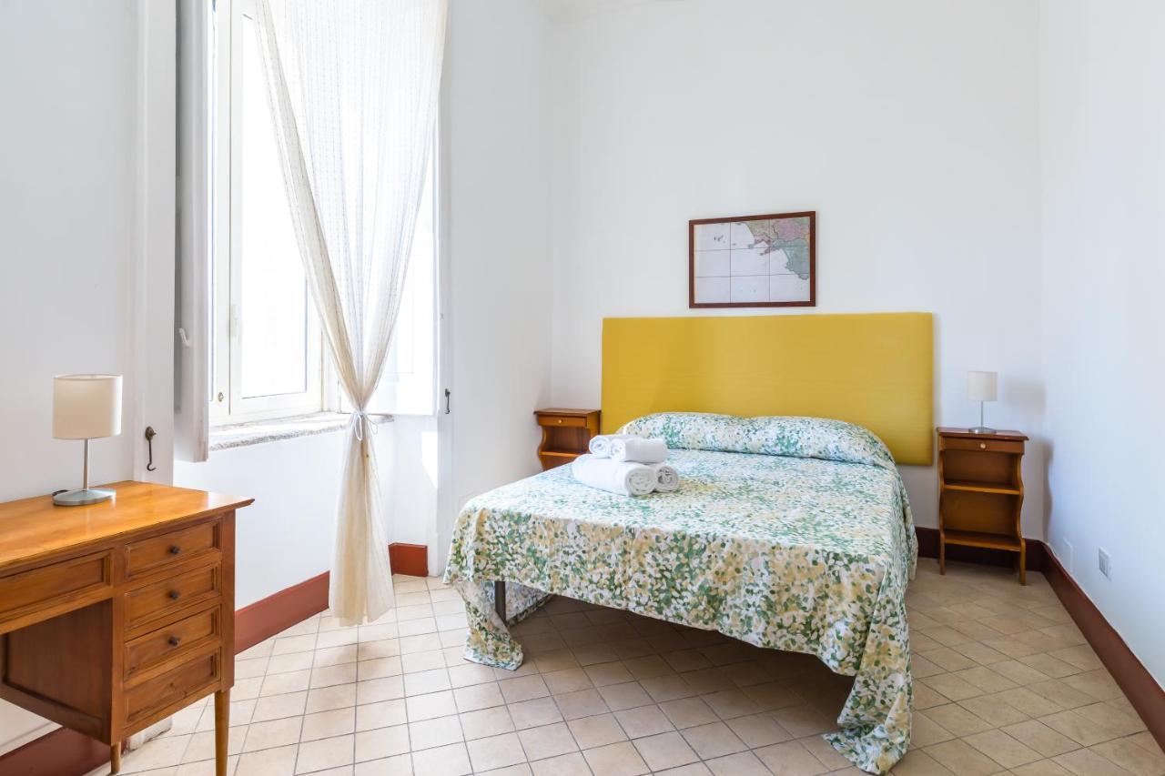 Lopez 20 A Big Family Apartment By Napoliapartments Exterior photo